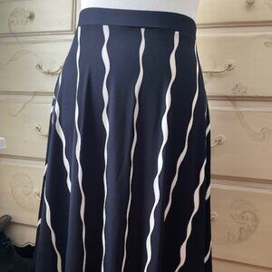Ann Taylor navy blue midi wavy petite medium skirt